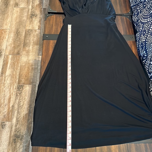 Banana Republic silk black dress. Size M - Picture 10 of 11